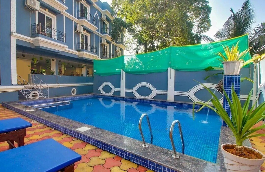 Отель Home & Beyond by Myroom (ex. Home & Beyond by Motelux Hotels) 2*